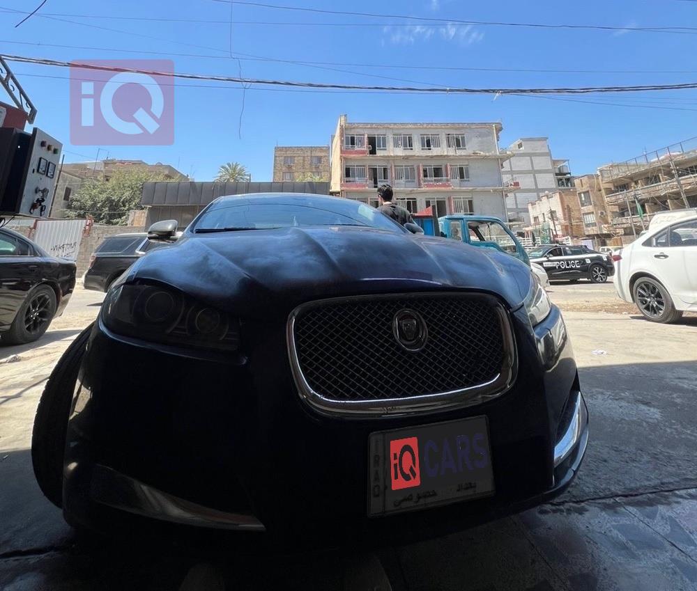 جاكوار XF